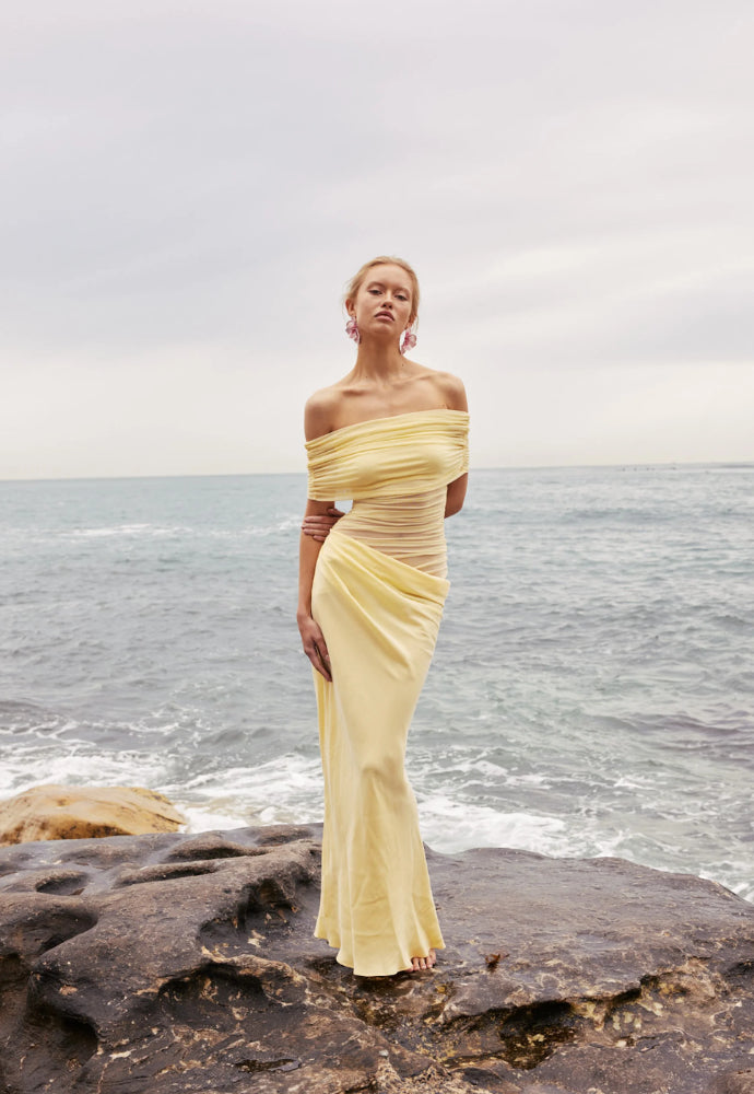 Benni Nico off the shoulder dress Sz 10 Yellow