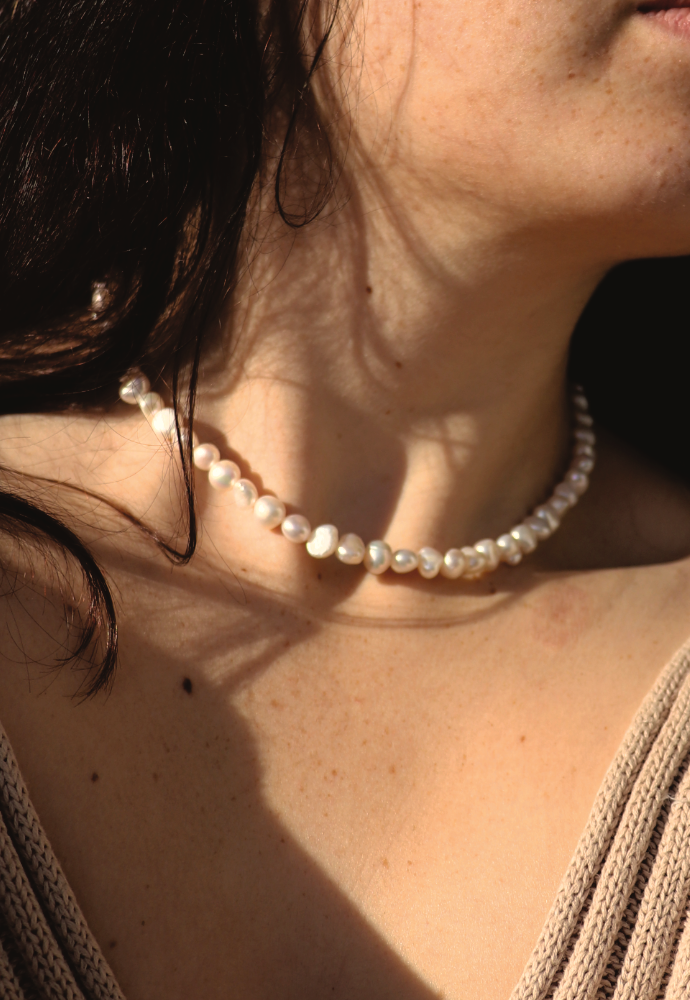 white pearl choker necklace